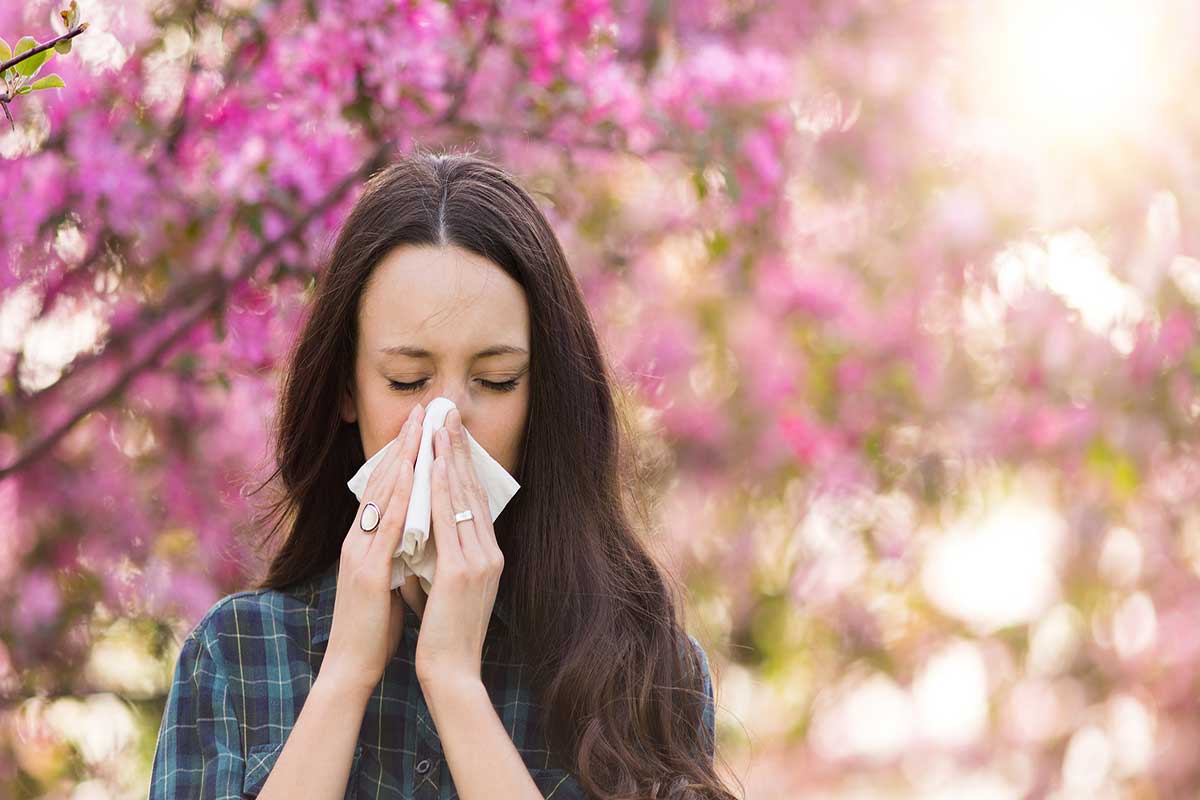 Infographic: 5 Tips To Survive Spring Allergies! 🌻🤧☀️